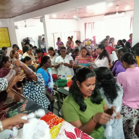 A batik and incense production training program for Homagama women (2024-01-26)
